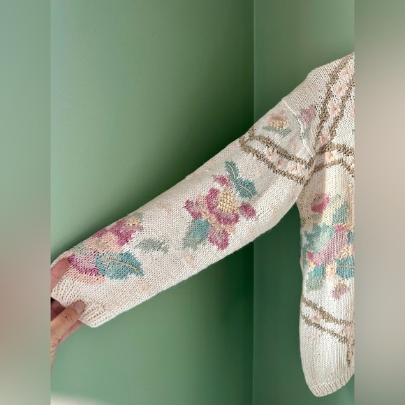 VTG Colleen’s Collectables Knit By Hand Floral Pastel Sweater Small Cottagecore - Picture 2 of 5